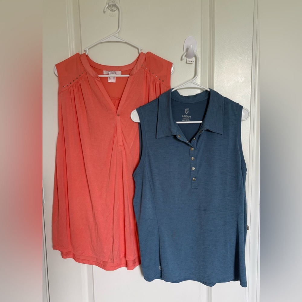 Venus Coral & GG Blue Sleeveless V-Neck Tops.
Women size XL